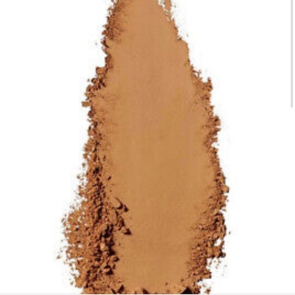 KVD Tan 165 Lock-It Powder Foundation - Picture 2 of 7